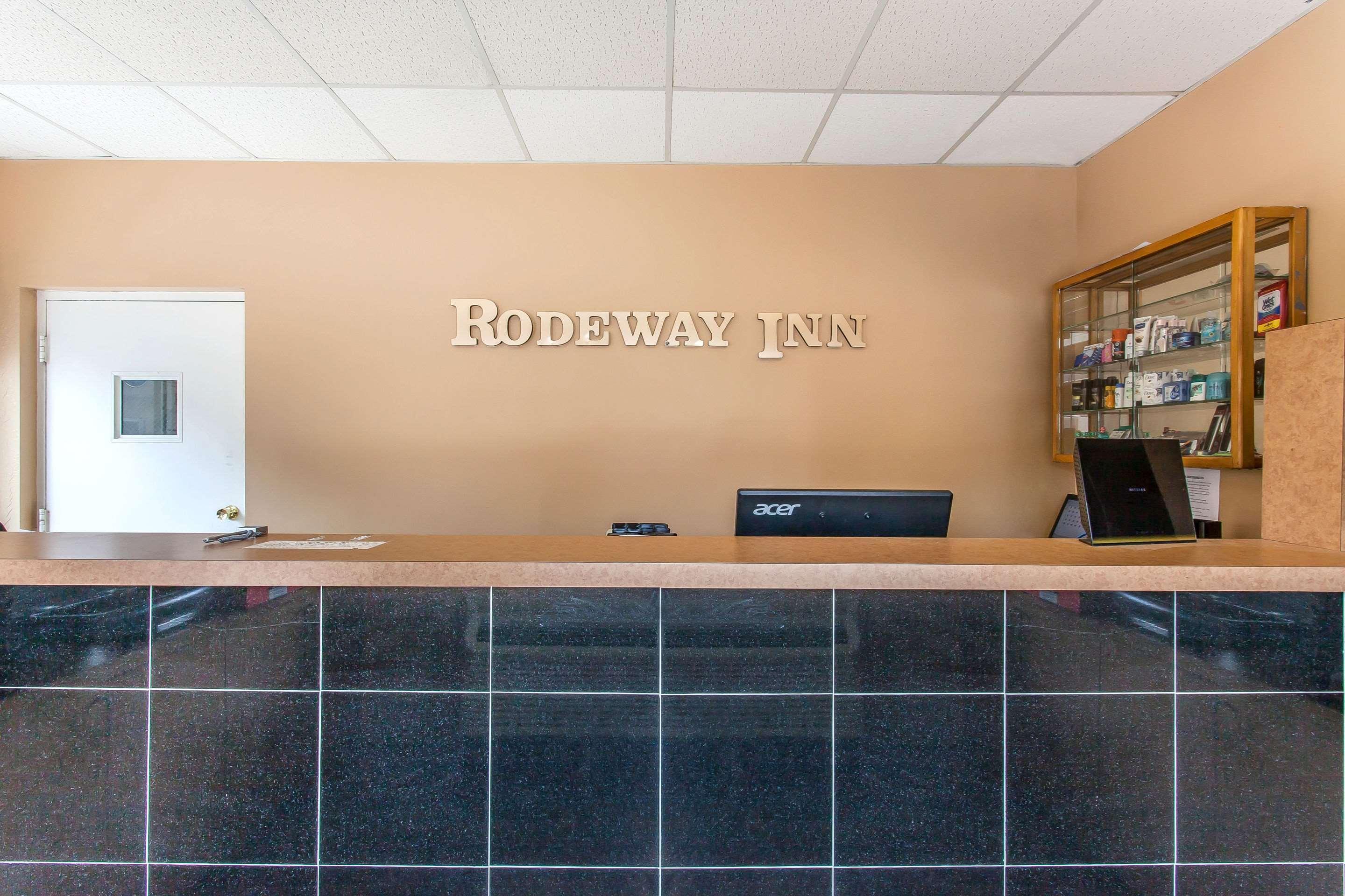 Rodeway Inn North Sandusky Bagian luar foto
