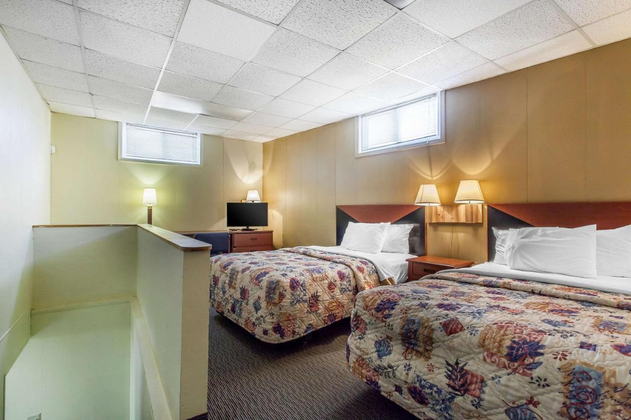 Rodeway Inn North Sandusky Bagian luar foto